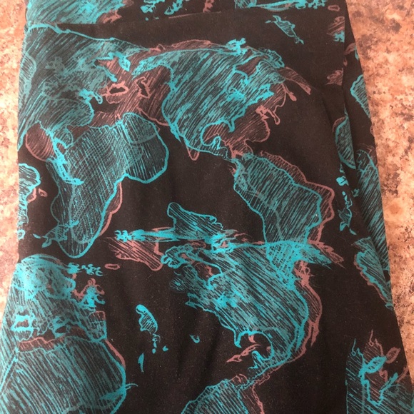 BNWOT tags Lularoe TC Maps - Picture 1 of 1